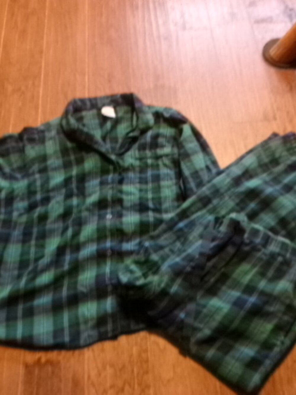 Lands end ladies Green navy plaid flannel pajamas 2 x
